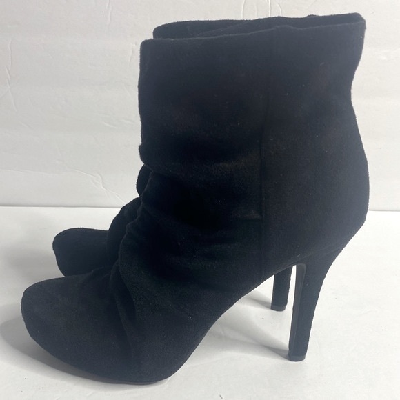 BCBG black Slouchy heeled Ankle Boots size 7.5 - Picture 2 of 13